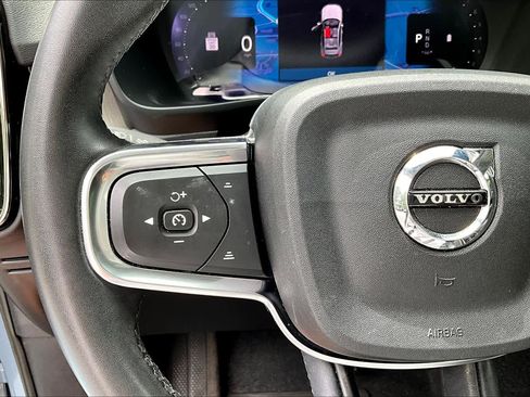 Used 2023 Volvo XC40 B5 Plus w/ Protection Package Premier AWD/4WD image 24