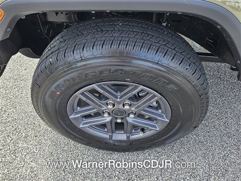 New 2025 Jeep Gladiator Sport image 16