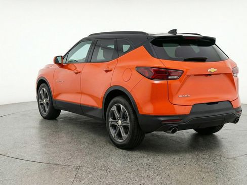 Used 2025 Chevrolet Blazer LT FWD image 6
