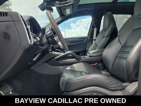 Used 2022 Porsche Cayenne S AWD/4WD image 25