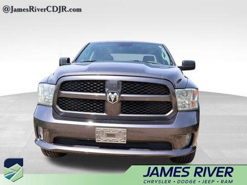 Used 2017 RAM 1500 Express AWD/4WD image 5