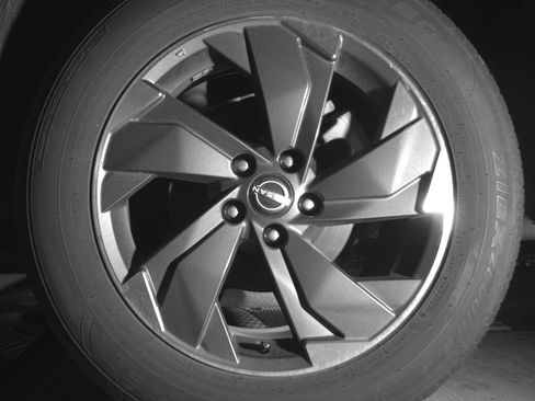 Used 2025 Nissan Rogue SV FWD image 14