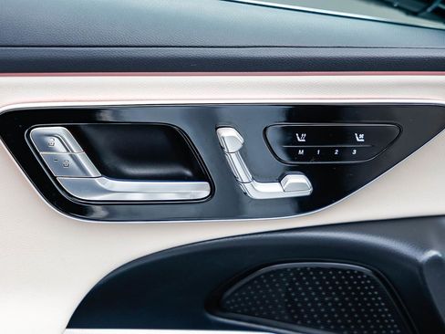 Certified 2025 Mercedes-Benz E 350 4MATIC Sedan image 22