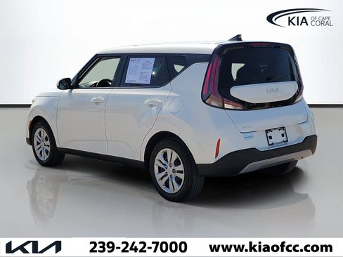 Used 2024 Kia Soul LX FWD image 4