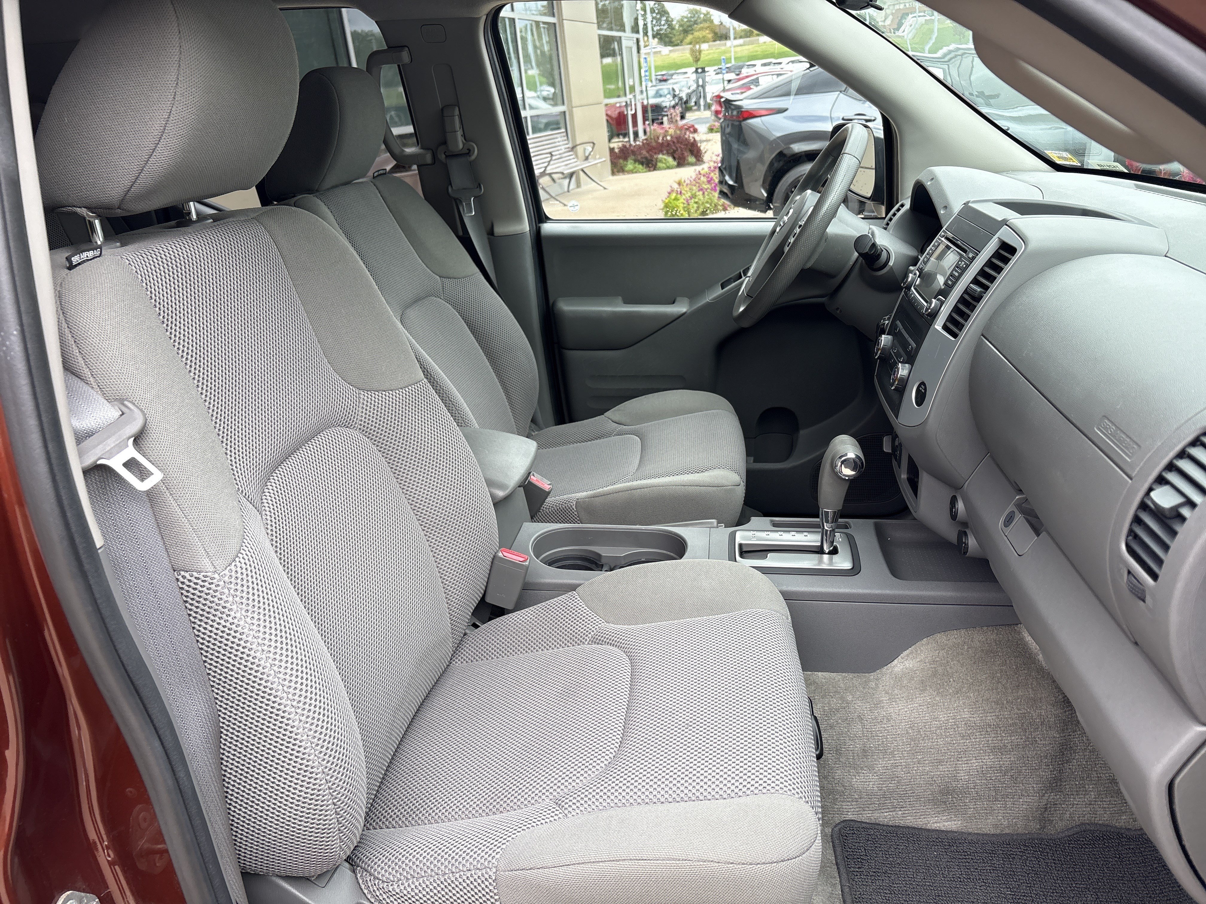 Used 2018 Nissan Frontier SV AWD/4WD image 31