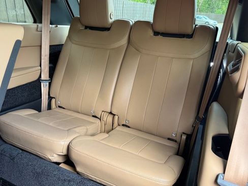 Certified 2025 Land Rover Range Rover Long Wheelbase SE AWD/4WD image 38