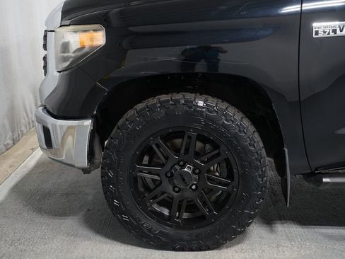 Used 2020 Toyota Tundra SR5 w/ SR5 Upgrade Package RWD image 5