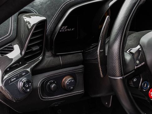 Used 2014 Ferrari 458 Speciale Coupe RWD image 35