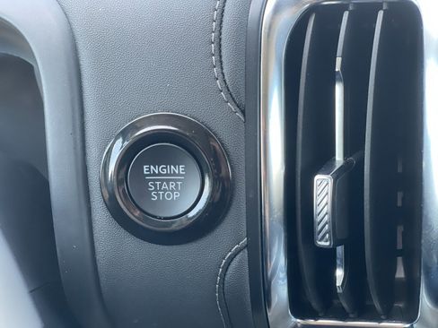 Used 2025 Ford Expedition Platinum AWD/4WD image 27