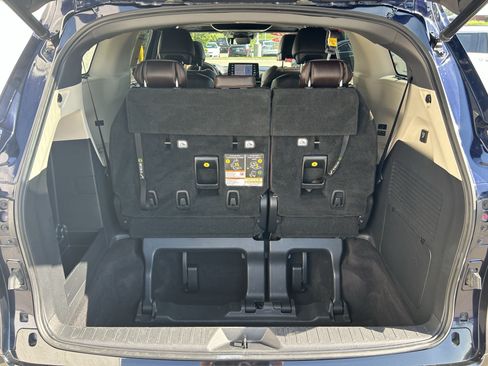 Used 2021 Toyota Sienna Platinum AWD/4WD image 25