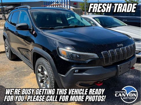 Used 2019 Jeep Cherokee Trailhawk AWD/4WD image 5