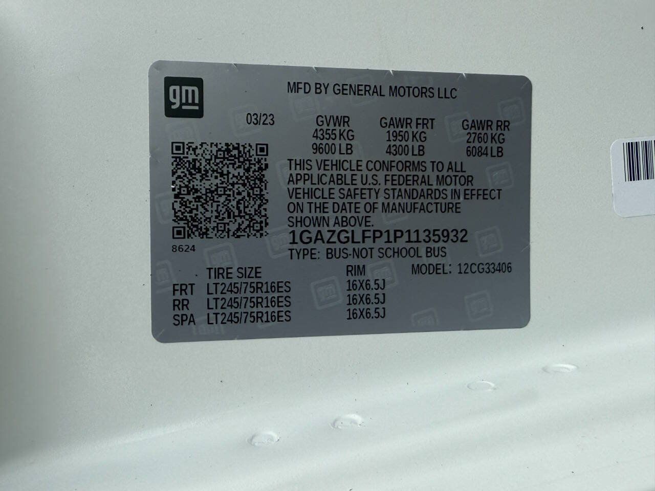 Used 2023 Chevrolet Express 3500 LS RWD image 32