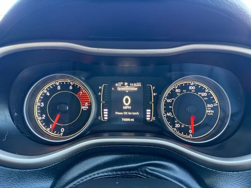 Used 2017 Jeep Cherokee 75th Anniversary image 32