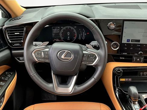 Used 2025 Lexus NX 250 FWD image 8