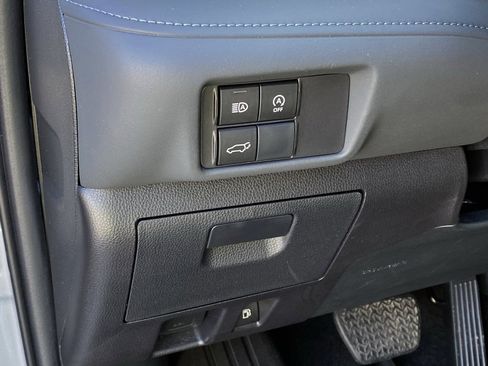 Used 2023 Toyota Highlander XLE image 13