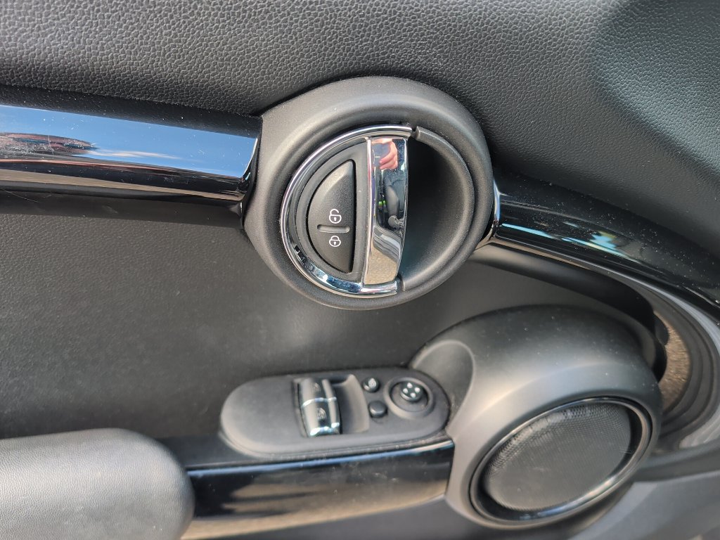 Used 2018 MINI Cooper S FWD image 7