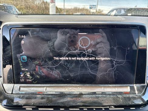 Used 2024 Volkswagen Atlas Cross Sport SE image 24