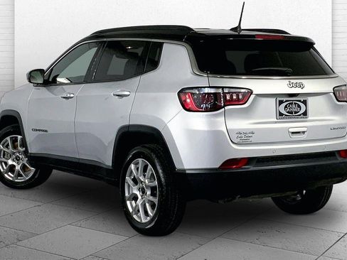 Used 2025 Jeep Compass Limited AWD/4WD image 11