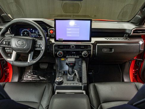 Used 2025 Toyota Tacoma TRD Off-Road image 19