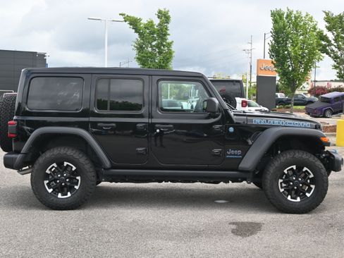Used 2025 Jeep Wrangler Unlimited Rubicon 4xe w/ Safety Group AWD/4WD image 11