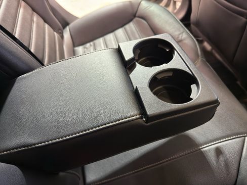 Used 2018 Ford Fusion SE w/ Fusion SE Technology Package image 26