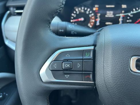 Used 2025 Jeep Compass Limited image 16