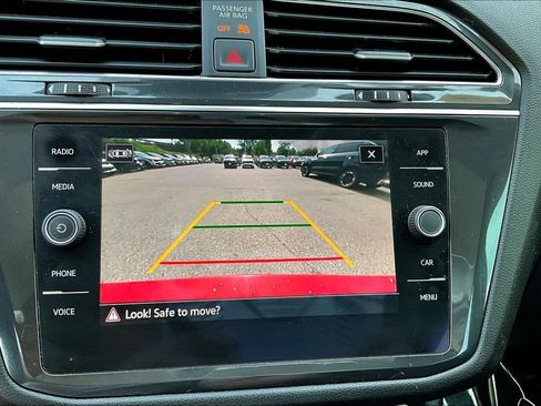 Used 2022 Volkswagen Tiguan SE AWD/4WD image 14