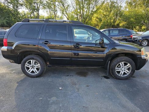 Used 2004 Mitsubishi Endeavor XLS image 4