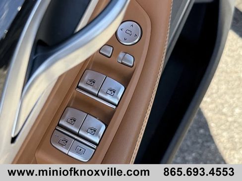 Used 2022 BMW 740i w/ Premium Package image 12