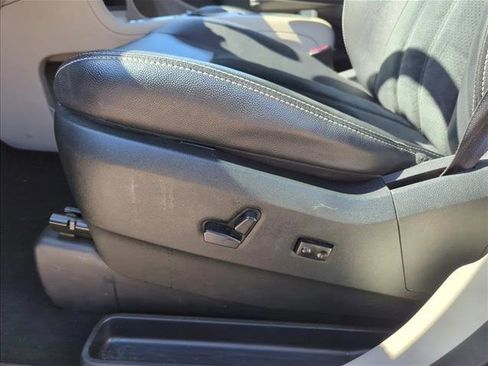 Used 2017 Dodge Grand Caravan SXT FWD image 10