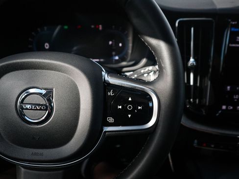 Used 2025 Volvo XC60 B5 Plus w/ Climate Package image 20