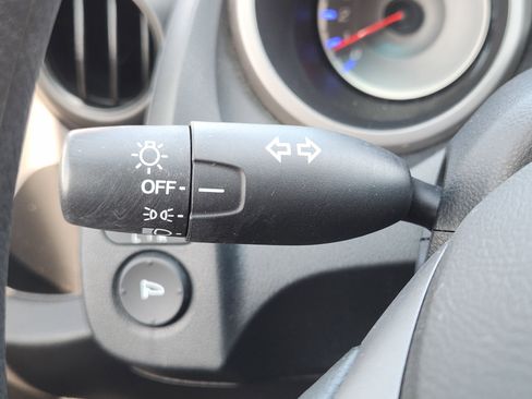 Used 2011 Honda Fit image 21