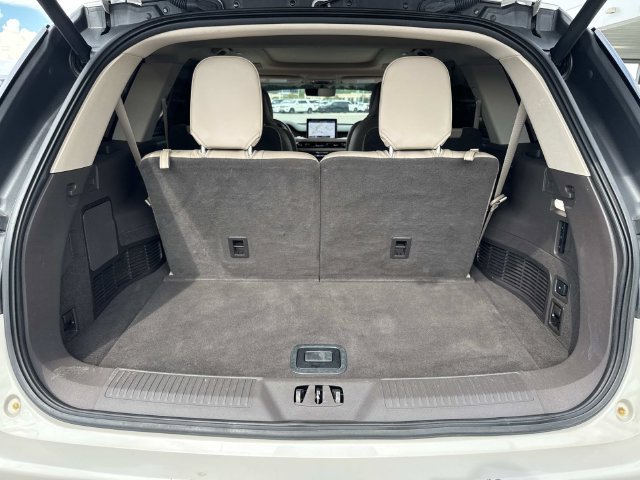 Used 2020 Lincoln Aviator Grand Touring w/ Equipment Group 302A AWD/4WD image 14