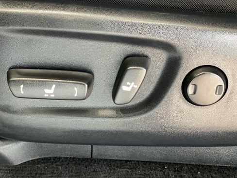 Used 2016 Toyota 4Runner SR5 AWD/4WD image 15
