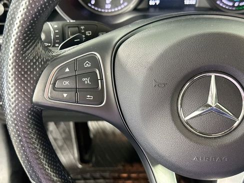 Used 2019 Mercedes-Benz GLC 350e 4MATIC image 21