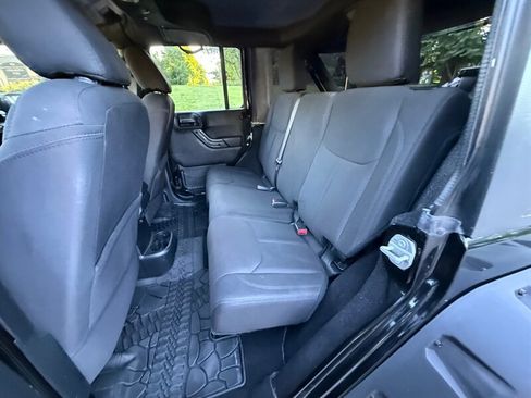 Used 2015 Jeep Wrangler Unlimited Sport AWD/4WD image 16