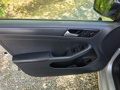 Used 2015 Volkswagen Jetta Sedan FWD image 11