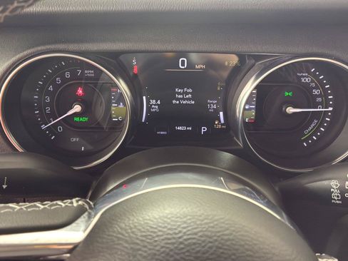 Used 2023 Jeep Wrangler Unlimited Sahara w/ Cold Weather Group AWD/4WD image 16