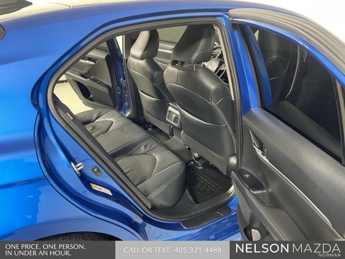 Used 2019 Toyota Camry XSE w/ Navigation Package FWD image 16