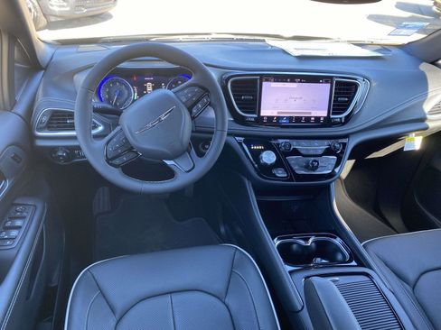 New 2026 Chrysler Pacifica Limited w/ S Appearance Package FWD image 12