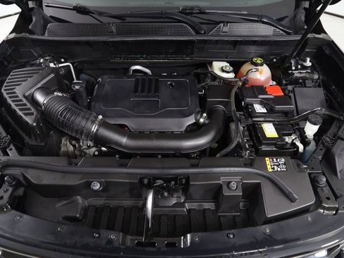 Used 2023 GMC Acadia SLE w/ Driver Convenience Package image 50