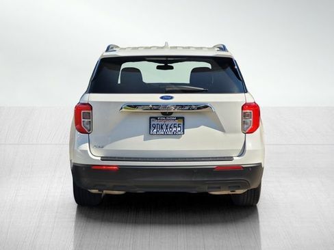Certified 2022 Ford Explorer XLT image 5