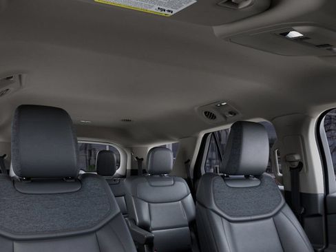 Used 2027 Ford Explorer Active w/ Active Comfort Package AWD/4WD image 21