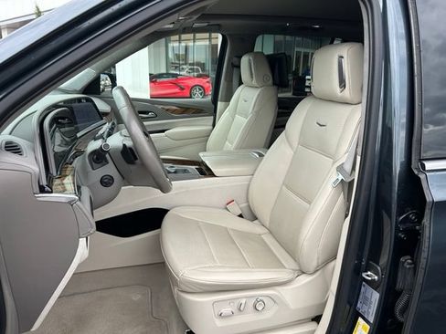 Used 2021 Cadillac Escalade Premium Luxury Platinum AWD/4WD image 16