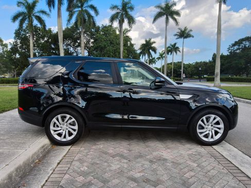 Used 2017 Land Rover Discovery HSE image 8