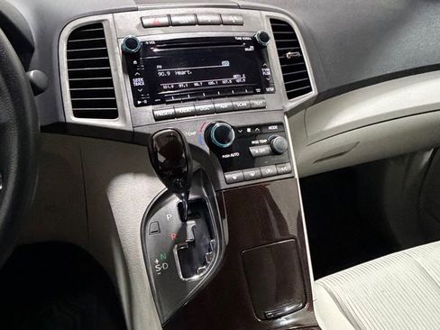 Used 2012 Toyota Venza LE FWD image 12