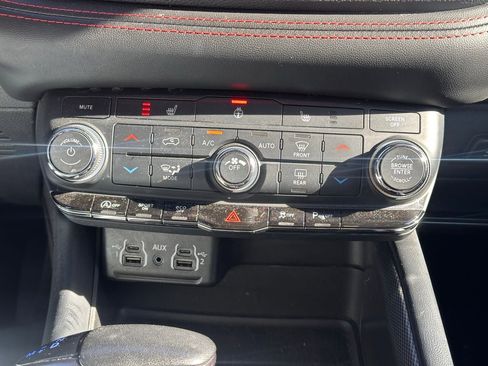 Used 2023 Dodge Durango GT image 37