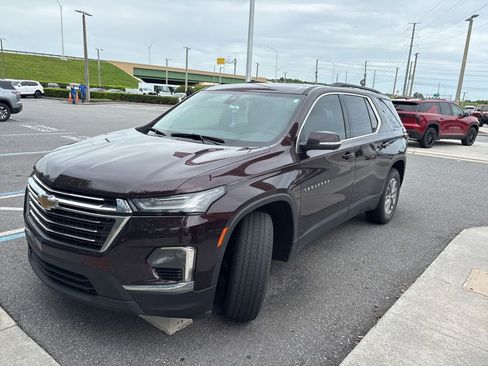 Used 2022 Chevrolet Traverse LT FWD image 1