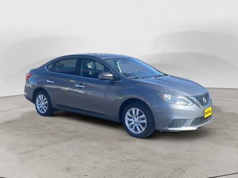 Used 2018 Nissan Sentra S image 7