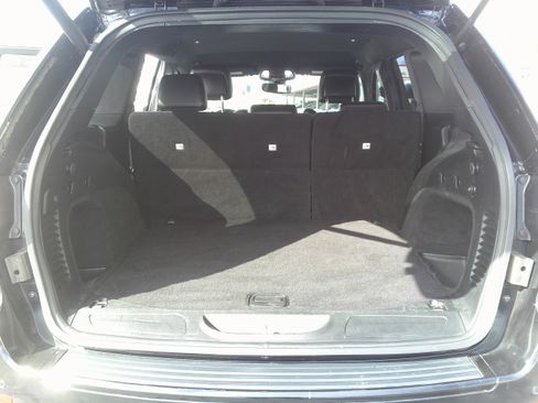 Used 2017 Jeep Grand Cherokee Altitude image 19